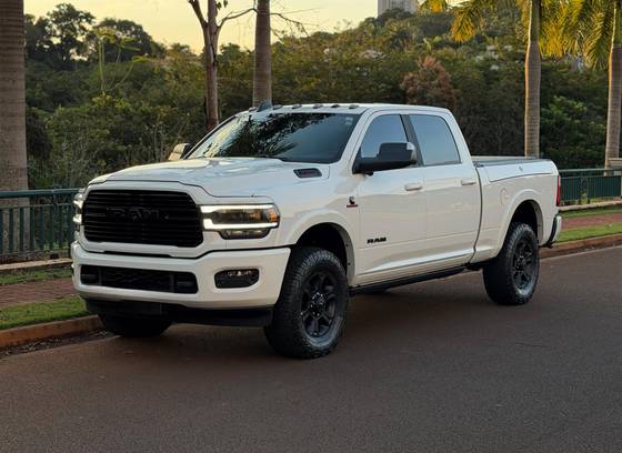RAM 3500 6.7 I6 TURBO DIESEL LARAMIE NIGHT EDITION CD 4X4 AUTOMÁTICO RAM 3500 6.7 I6 TURBO DIESEL LARAMIE NIGHT EDITION CD 4X4 AUTOMÁTICO